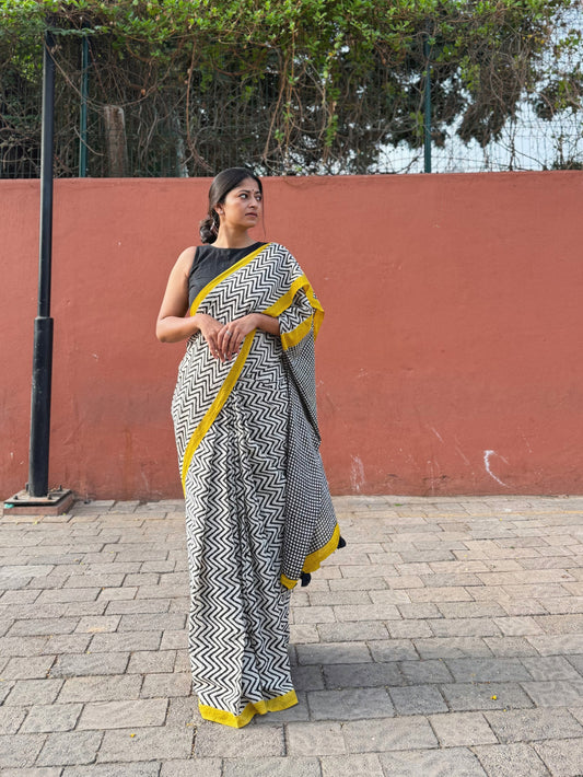 Black Graph Saree