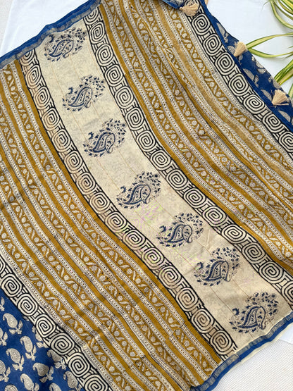 Carbon Paisley saree