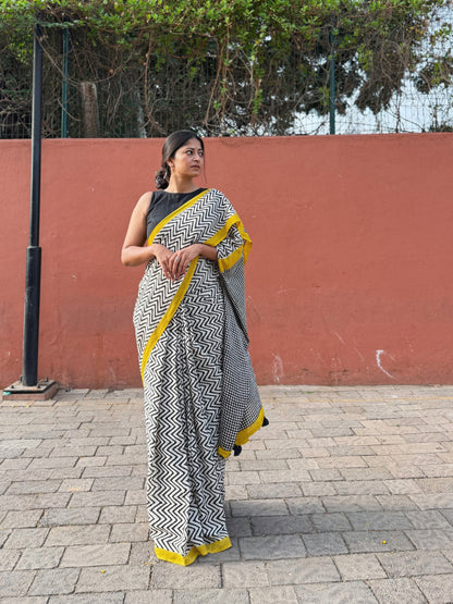 Black Graph Saree