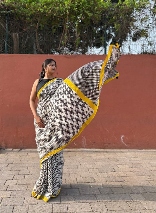 Black Graph Saree