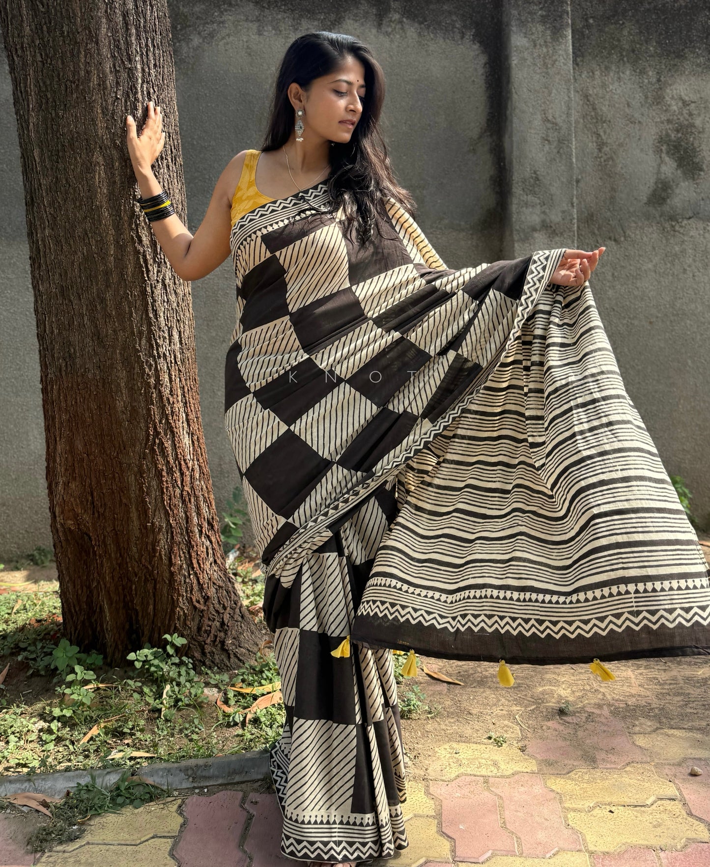 Black Graph Saree