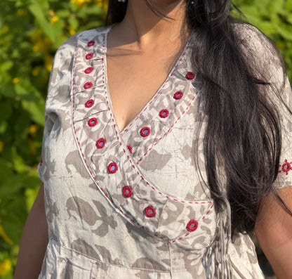 Grey Retro Angrakha