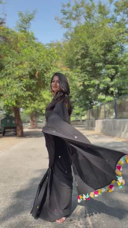 Navya Saree